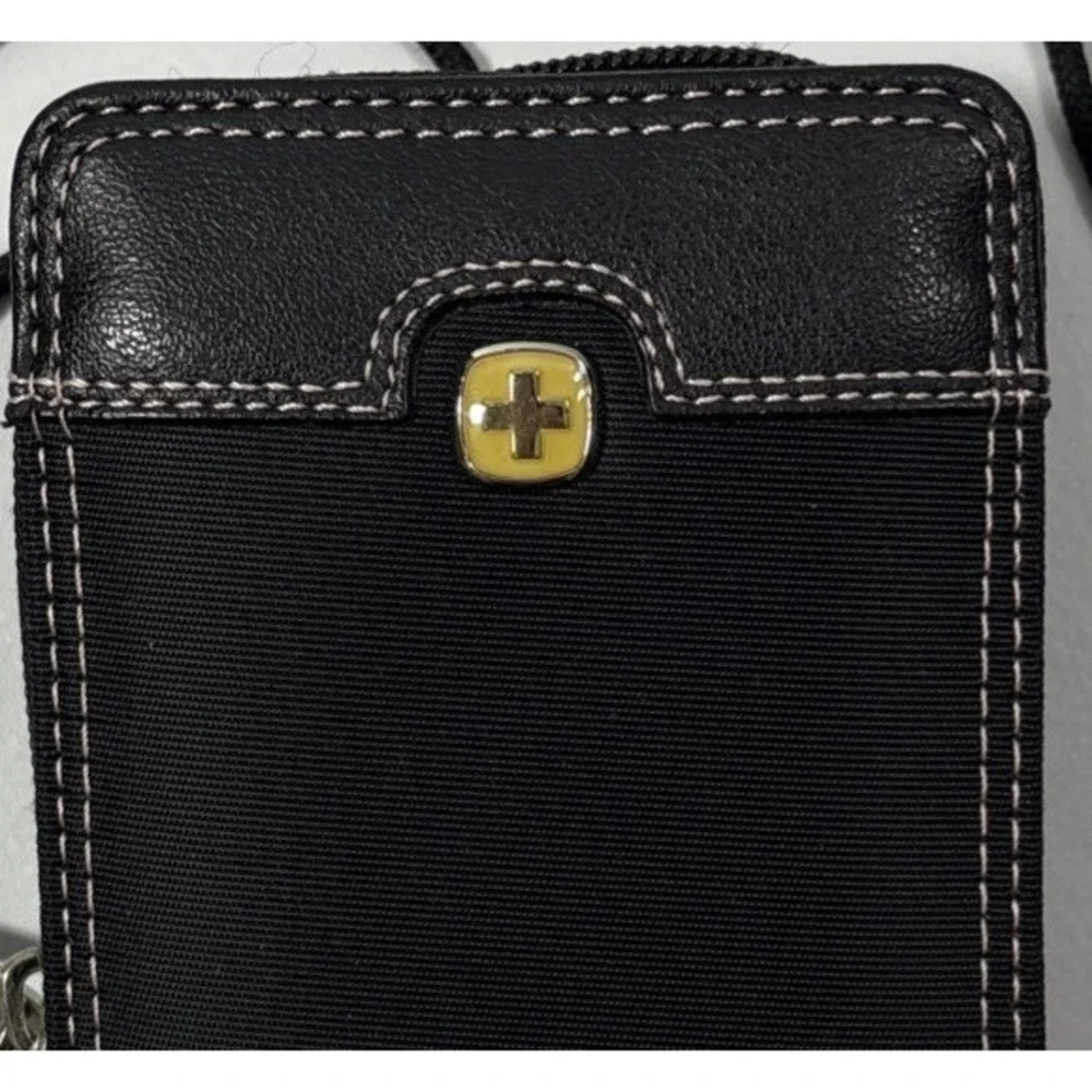 Wenger Swiss Army The Rhea Camera Case Black Pink Stitch Pouch Crossbody EUC